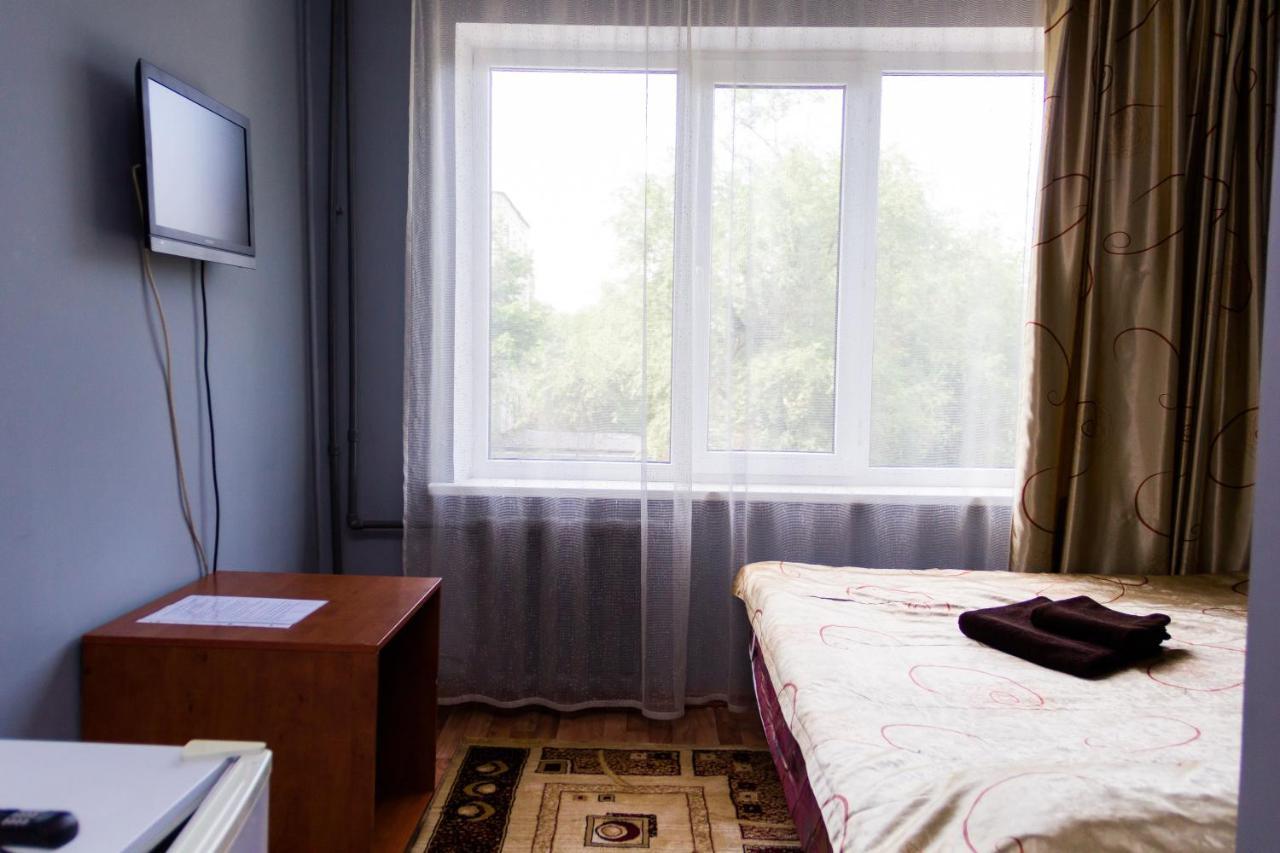 Hotel Tahar Alma-Ata Buitenkant foto
