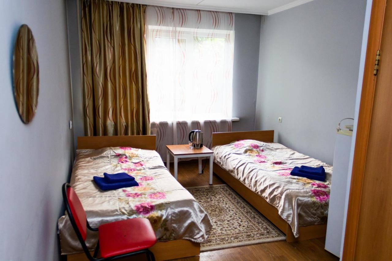 Hotel Tahar Alma-Ata Buitenkant foto