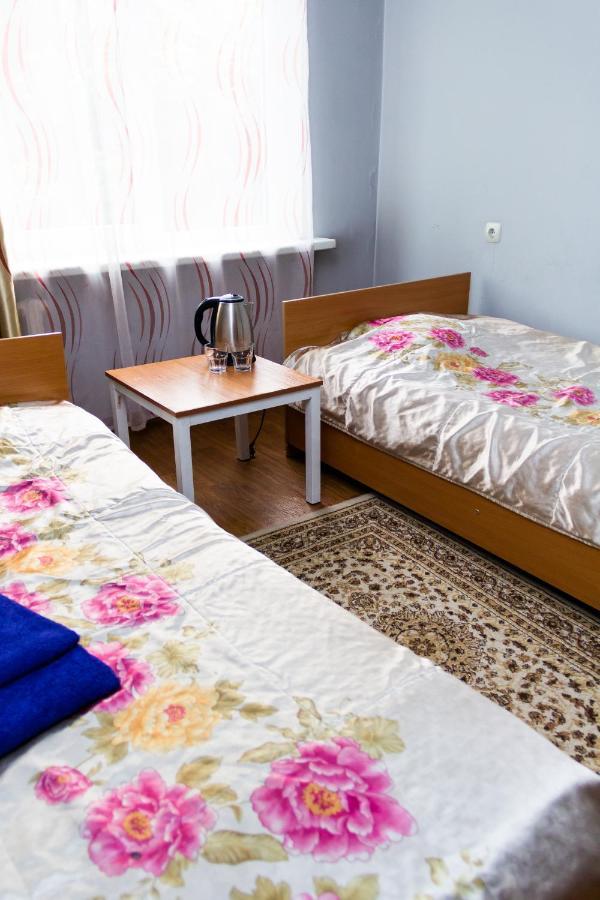 Hotel Tahar Alma-Ata Buitenkant foto