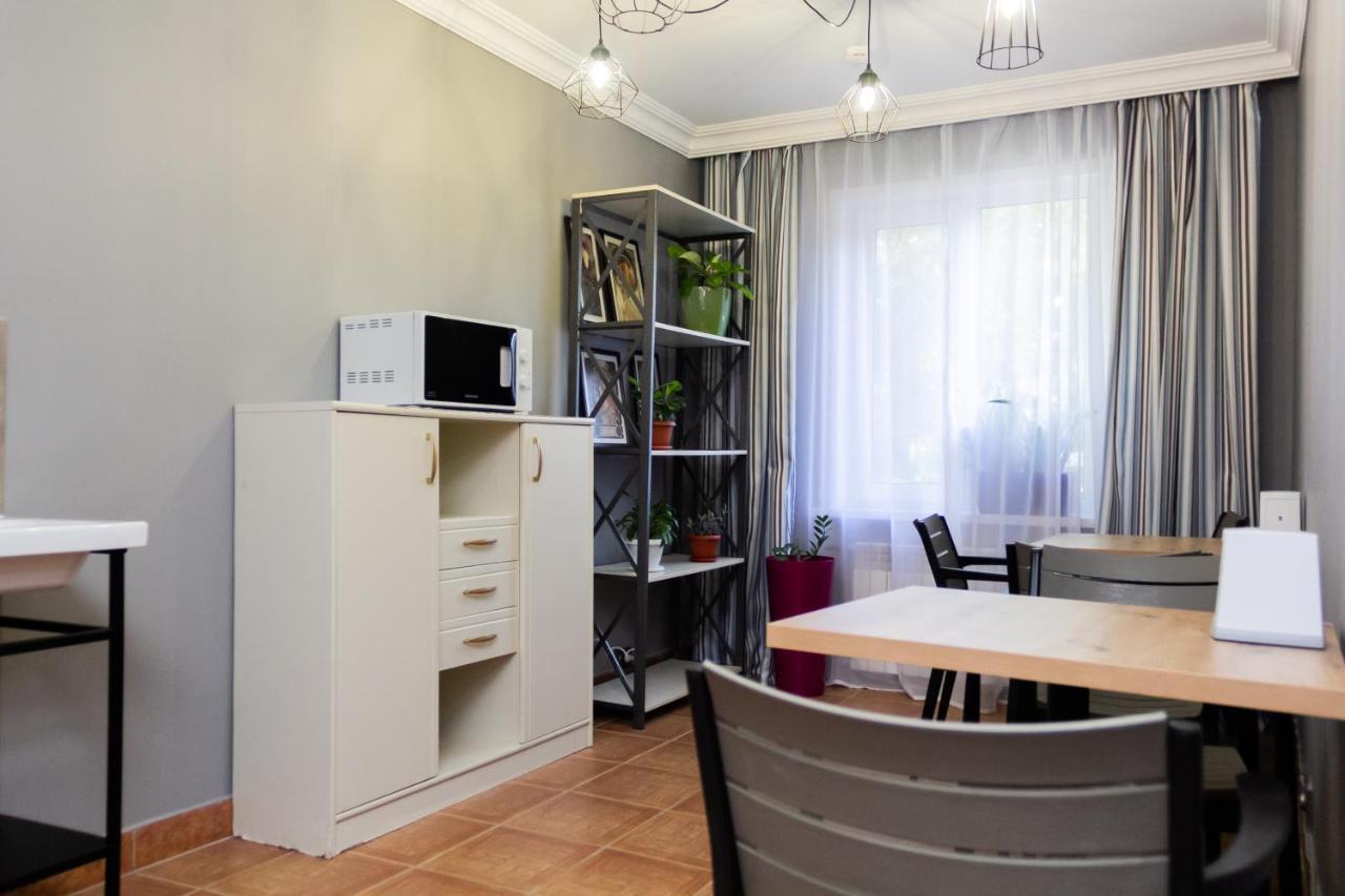 Hotel Tahar Alma-Ata Buitenkant foto