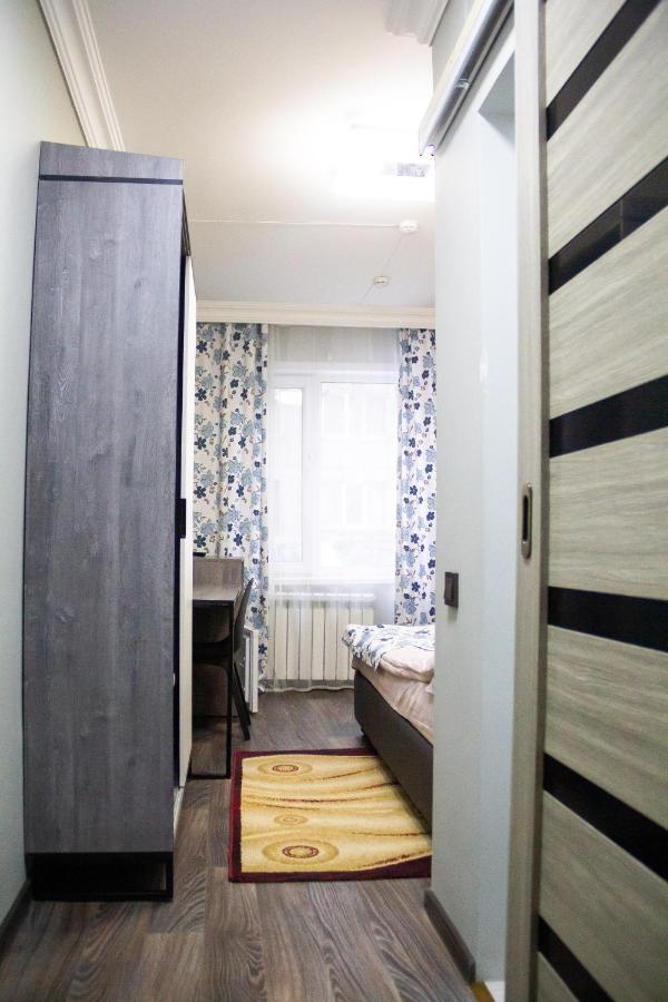 Hotel Tahar Alma-Ata Buitenkant foto