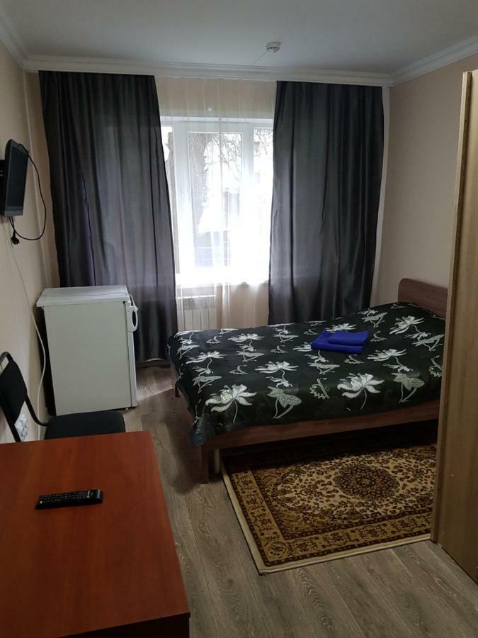 Hotel Tahar Alma-Ata Buitenkant foto