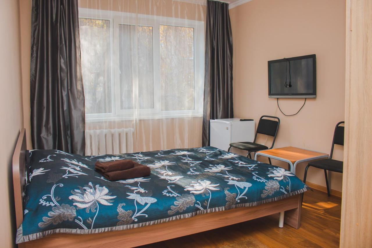 Hotel Tahar Alma-Ata Buitenkant foto