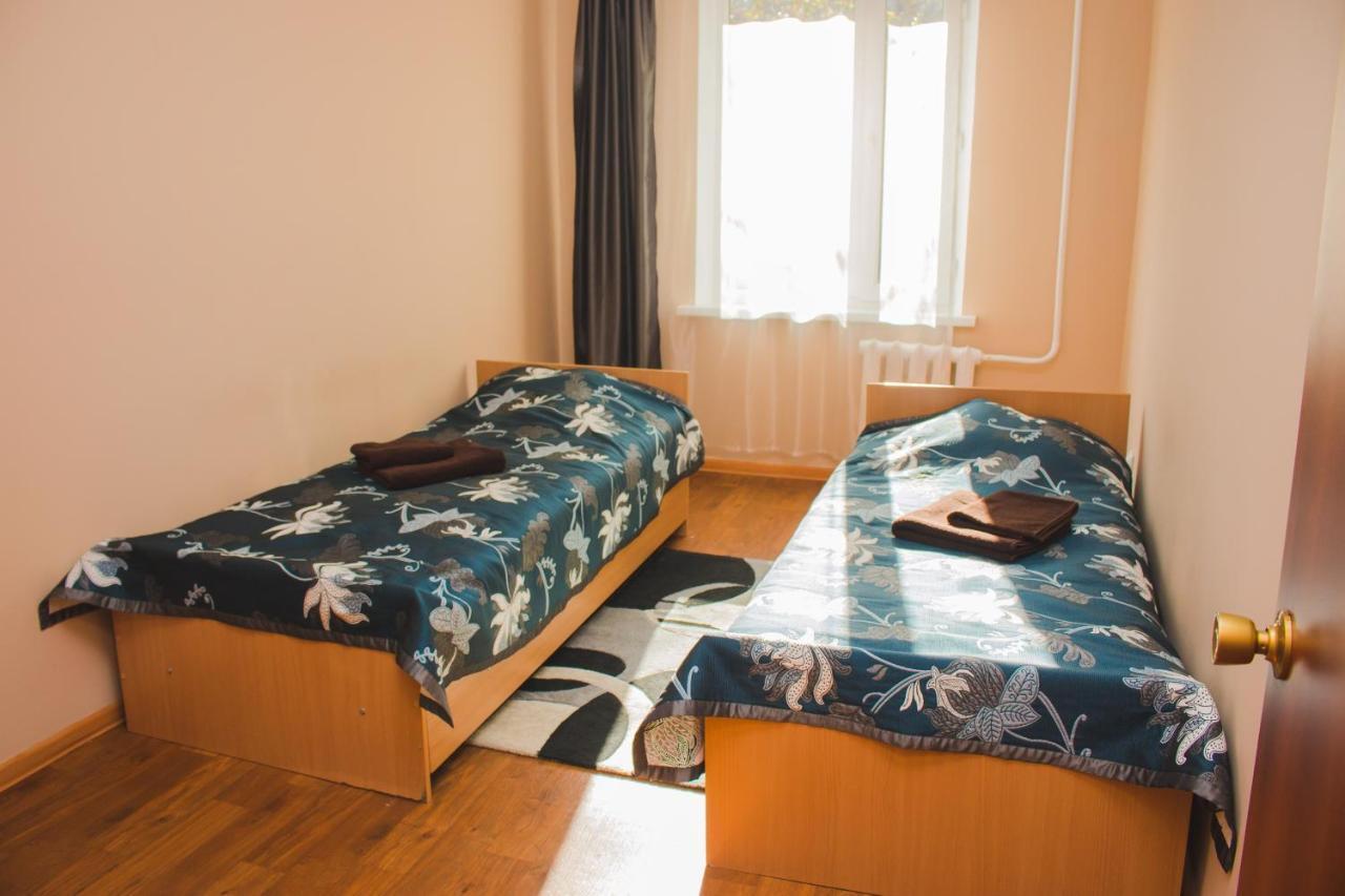 Hotel Tahar Alma-Ata Buitenkant foto