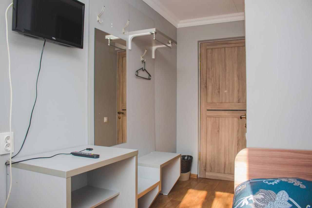 Hotel Tahar Alma-Ata Buitenkant foto
